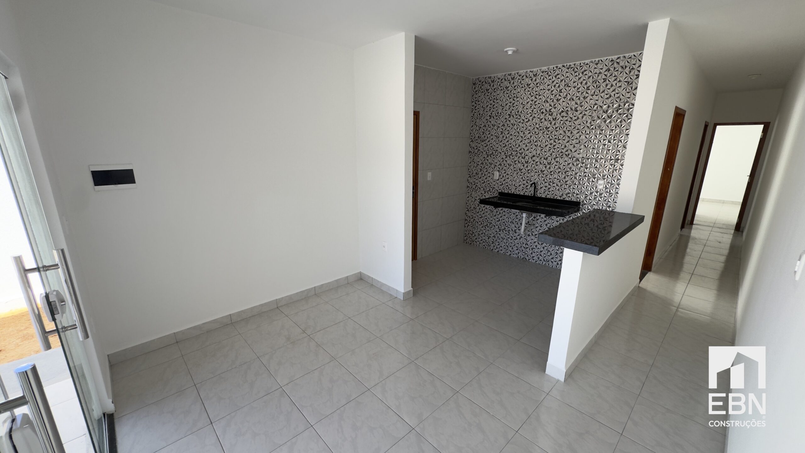 Sala de estar de casa nova no Residencial Caminho do Mar